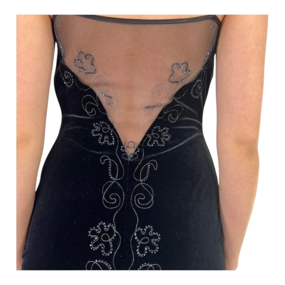 Dave & Johnny Vintage Elegant Black Velvet Gown with Sheer Embroidery Sz 3/4 - Picture 3 of 5